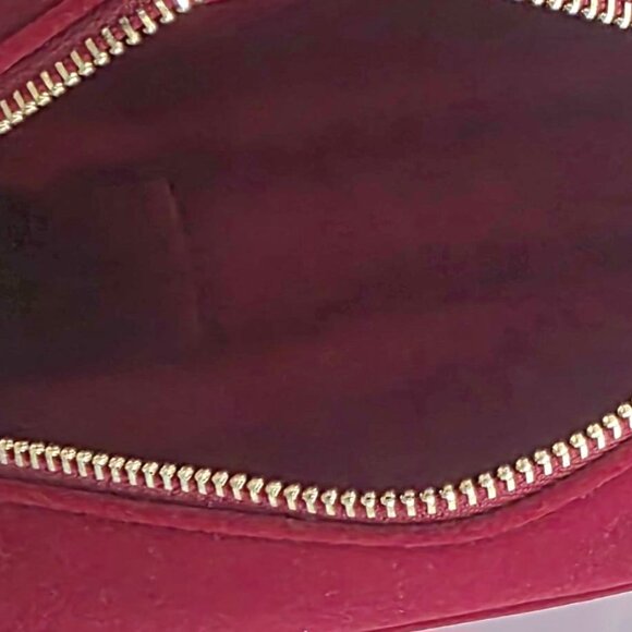 GUCCI COSMETIC /CLUTCH VELVET BAG -NWOT! - Picture 2 of 16